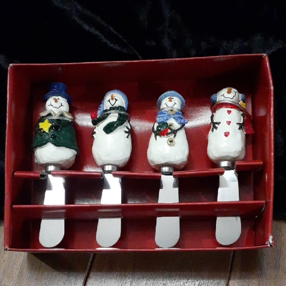 Snowmen Butter/Charcuterie Knives- Set Of 4, NWT
